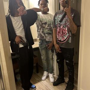 ดาวน์โหลดและฟังเพลง perk talk (Explicit) พร้อมเนื้อเพลงจาก Bsgkayd