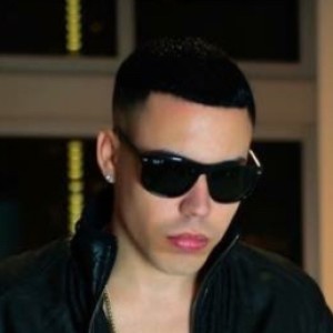 收听Jose "El Pillo"的Bailalo歌词歌曲