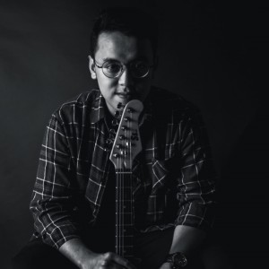 Listen to Heart Beat song with lyrics from Antonio