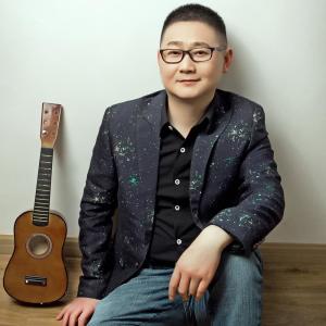 Dengarkan lagu 一万次出发 nyanyian 曹斌 dengan lirik