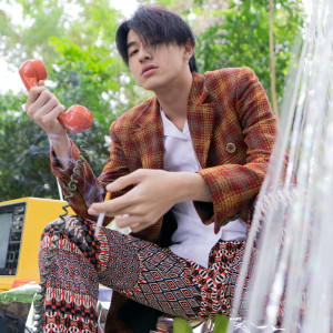 ดาวน์โหลดและฟังเพลง Make Me Strong พร้อมเนื้อเพลงจาก Steve Vu