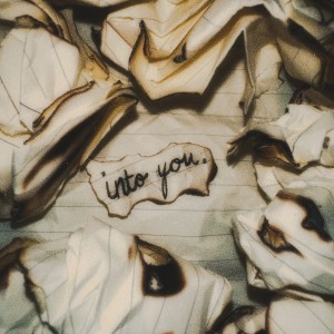 ดาวน์โหลดและฟังเพลง Into You พร้อมเนื้อเพลงจาก Lana Grace
