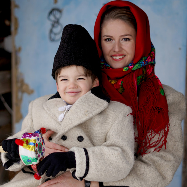 Listen to În Seara Sfântă, De Crăciun song with lyrics from Mihaela Grec