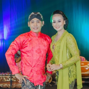 Listen to Sakit Rindu Uut Salsabila Bagoes Mahotra song with lyrics from CSGK Campursari Gunungkidul