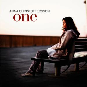 ดาวน์โหลดและฟังเพลง One พร้อมเนื้อเพลงจาก Anna Christoffersson