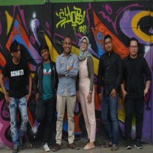 Listen to Ada Kamu Cuma Kamu song with lyrics from SEMIKORON