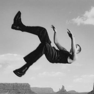 ดาวน์โหลดและฟังเพลง Adrenaline พร้อมเนื้อเพลงจาก MASN