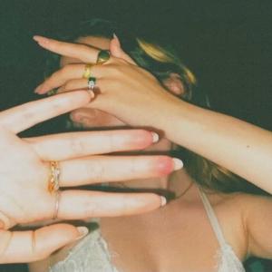 อัลบัม Illuminations (feat. Estelle) ศิลปิน Oz