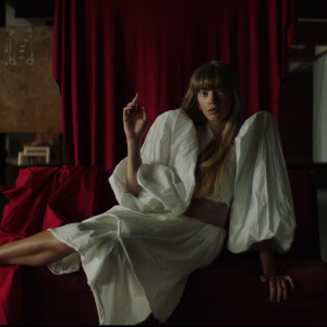 Listen to She song with lyrics from JEREMY?