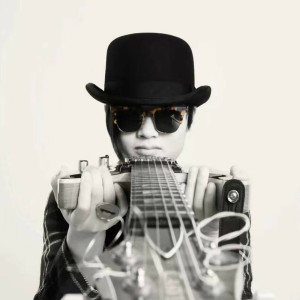 Dengarkan lagu 解药 nyanyian 颜小健 dengan lirik