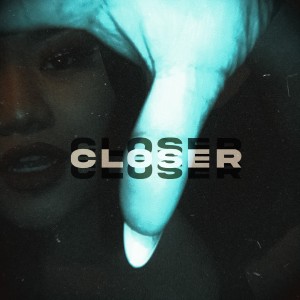 收听Satina的Closer歌词歌曲