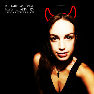 ดาวน์โหลดและฟังเพลง I Say a Little Prayer พร้อมเนื้อเพลงจาก Richard Wileman