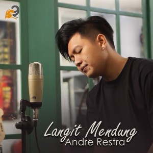 Dengarkan Langit Mendung lagu dari Andre Restra dengan lirik