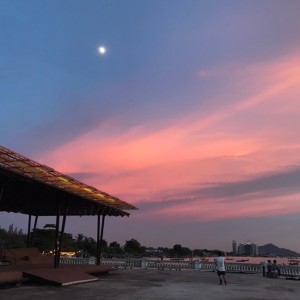 Dengarkan lagu มองมาที่ฉัน nyanyian Jellamy dengan lirik