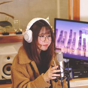Listen to Nếu Nói Ra Lời Yêu Ấy (Acoustic Version) song with lyrics from Ân Nhi