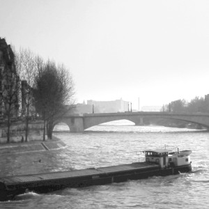 收聽Montse Centelles的Les feuilles mortes歌詞歌曲