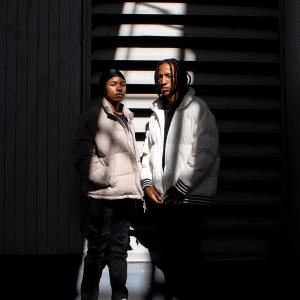 收聽Flow Finesse的Ixilongo (feat. Dangerflex, SeeZus Beats & Eric Bophela)歌詞歌曲