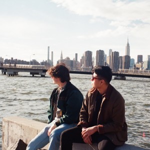 ดาวน์โหลดและฟังเพลง away พร้อมเนื้อเพลงจาก Cams