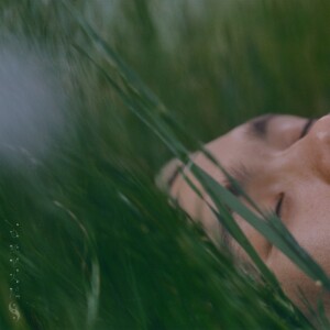 Listen to BEMYLIGHT 莺 (Explicit) song with lyrics from seiji oda