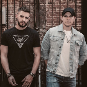 收听Adairs Run的Tipsy歌词歌曲