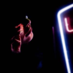 ดาวน์โหลดและฟังเพลง Derealize พร้อมเนื้อเพลงจาก FutureVille