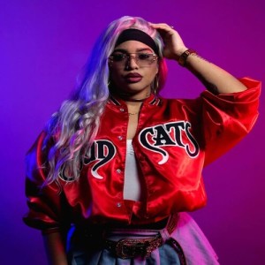 Listen to Cuernero (Explicit) song with lyrics from Queen Nicky