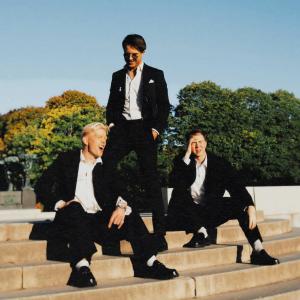 收聽Han Helge & Han Håkon的Klare Ikke Stå歌詞歌曲