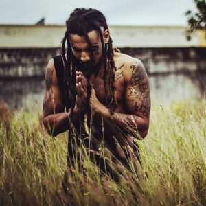 ดาวน์โหลดและฟังเพลง Instinto พร้อมเนื้อเพลงจาก Guido Cnr