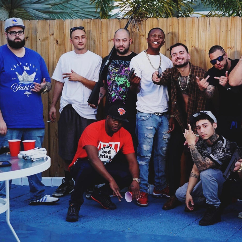 Step in the booth (feat. Day13th & 2XX) (Explicit)