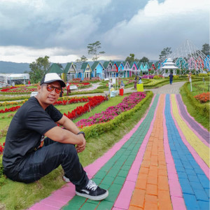 收听Lek Ko的Kembali Suci歌词歌曲