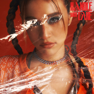 ดาวน์โหลดและฟังเพลง Blush พร้อมเนื้อเพลงจาก Zom Marie