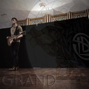收聽Landen Day的Grand歌詞歌曲