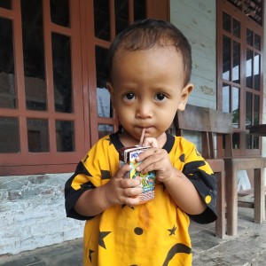 ดาวน์โหลดและฟังเพลง loyo karnamu พร้อมเนื้อเพลงจาก Kadenza