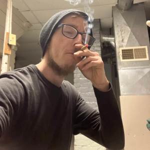 ดาวน์โหลดและฟังเพลง bizzyBee Freestyle (Explicit) พร้อมเนื้อเพลงจาก bizzybee