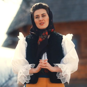 Listen to Popor creștin (Priceasnă) song with lyrics from Oana Font