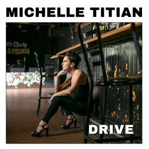ดาวน์โหลดและฟังเพลง Little Bit of Love พร้อมเนื้อเพลงจาก Michelle Titian