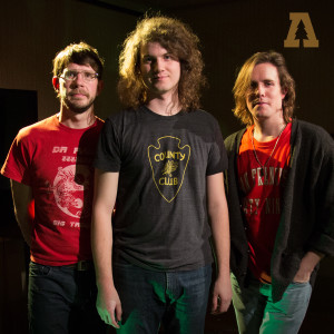 ดาวน์โหลดและฟังเพลง Chinese New Year (Audiotree Live Version) พร้อมเนื้อเพลงจาก Idiot Glee