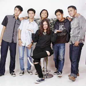 ดาวน์โหลดและฟังเพลง Hey-Hey พร้อมเนื้อเพลงจาก Eluna
