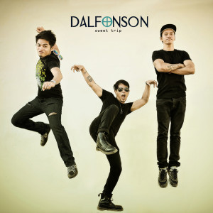 ดาวน์โหลดและฟังเพลง Cute พร้อมเนื้อเพลงจาก Dalfonson