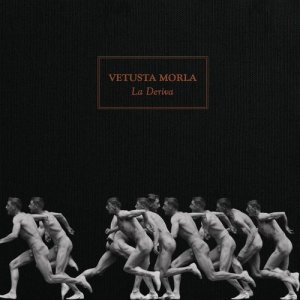 ดาวน์โหลดและฟังเพลง La Deriva พร้อมเนื้อเพลงจาก Vetusta Morla