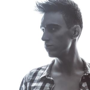 ดาวน์โหลดและฟังเพลง Simfonija (feat. MePZ Strune) พร้อมเนื้อเพลงจาก Nino Ošlak