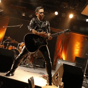 Dengarkan 同期野郎 lagu dari K.King dengan lirik