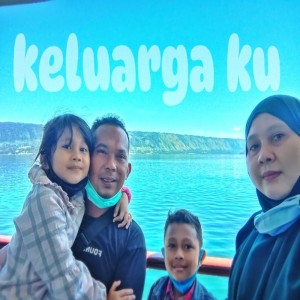 ดาวน์โหลดและฟังเพลง keluarga ku พร้อมเนื้อเพลงจาก DAW