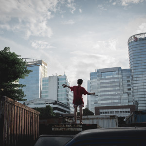 ดาวน์โหลดและฟังเพลง Hati dan Paru-Paru พร้อมเนื้อเพลงจาก Lomba Sihir