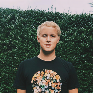 Charlie Brennan ดาวน์โหลดและฟังเพลงฮิตจาก Charlie Brennan