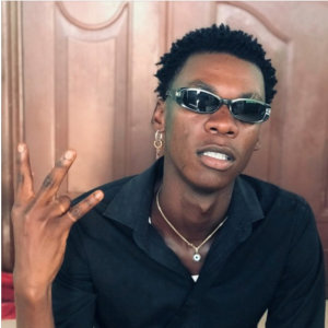 收听Crazy Baby Produções的Bad B (Hino Nacional)歌词歌曲