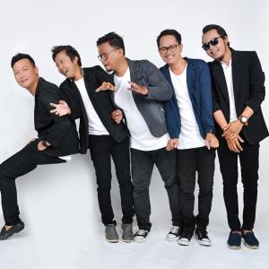Dengarkan Seharusnya Kita lagu dari JERNIH dengan lirik