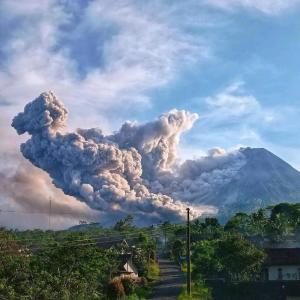 Dengarkan Sholawat Sauqbilu lagu dari bocah random dengan lirik