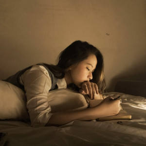ดาวน์โหลดและฟังเพลง Losing Us. พร้อมเนื้อเพลงจาก raissa anggiani