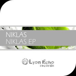 ดาวน์โหลดและฟังเพลง Made of Glass พร้อมเนื้อเพลงจาก Niklas